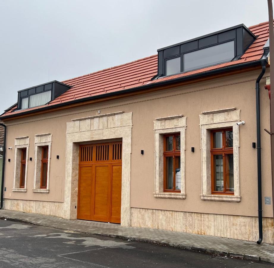 H11 Rooms Esztergom Exterior foto